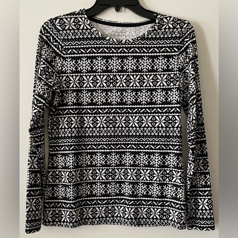 Talbots Women’s Size Small Petite Black & White Winter Themed Pattern LS Shirt